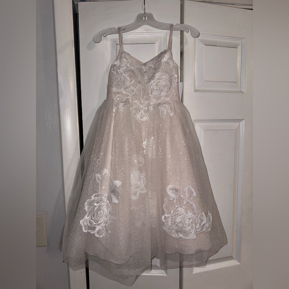 NWT David’s Bridal DB STUDIO floral applique cross-back flower girl dress